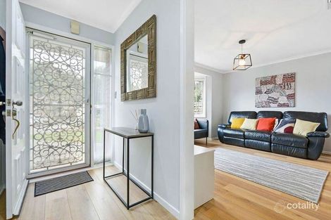 Property photo of 10 College Avenue Aberfoyle Park SA 5159