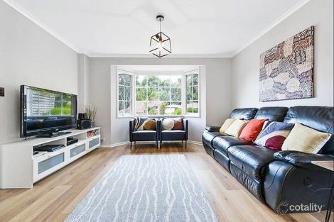 Property photo of 10 College Avenue Aberfoyle Park SA 5159
