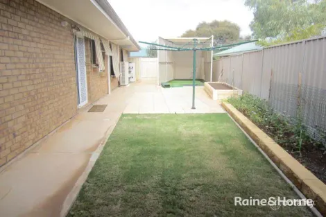 Property photo of 11 Wattle Drive Roxby Downs SA 5725