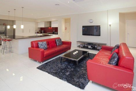 Property photo of 1 Platt Close Pakenham VIC 3810