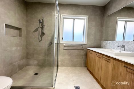 Property photo of 17 Piper Circuit Griffith NSW 2680