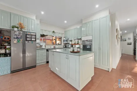 Property photo of 5 Geoffrey Court Narre Warren VIC 3805