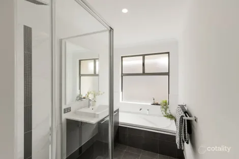 Property photo of 22 Whimbrel Crescent Coodanup WA 6210