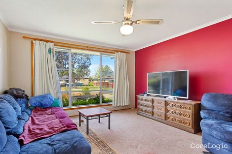 Property photo of 4 Overend Crescent Sale VIC 3850