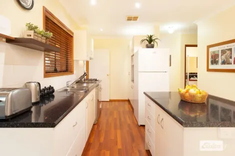 Property photo of 5 Hales Court West Wodonga VIC 3690