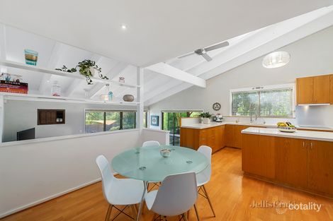 Property photo of 18 Toulon Drive Templestowe Lower VIC 3107