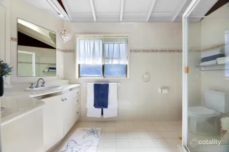 Property photo of 17 Wallaby Place Bundall QLD 4217