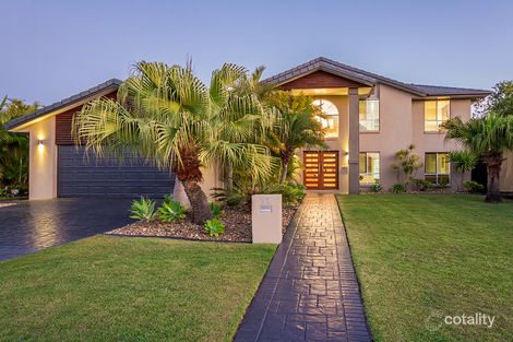 Property photo of 11 Lakeshore Drive Helensvale QLD 4212