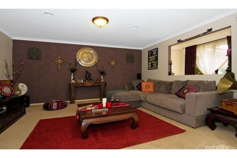 Property photo of 33 Postregna Way Skye VIC 3977