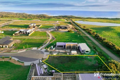 12 Peregrine Ct, Cape Paterson, VIC 3995