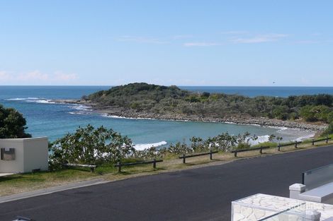 Property photo of 1/5 Ocean Street Yamba NSW 2464