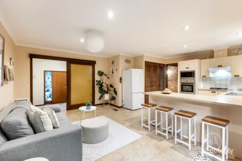 Property photo of 67 Henry Street Eltham VIC 3095