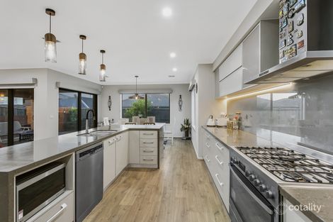 Property photo of 5 Beacon Drive Cranbourne North VIC 3977