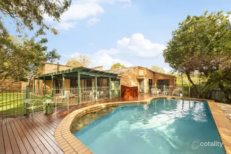 8 Marlock St, Bellbowrie, QLD 4070