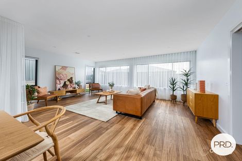 Property photo of 21 Larkin Street Googong NSW 2620