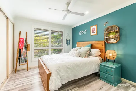 Property photo of 4 Casuarina Close Yamba NSW 2464