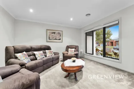 Property photo of 46 Von Nida Drive Cranbourne North VIC 3977