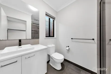 Property photo of 11 Gian Street Clyde VIC 3978
