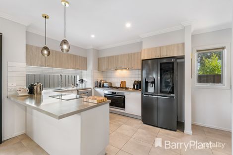 Property photo of 4 Hemel Place Strathtulloh VIC 3338