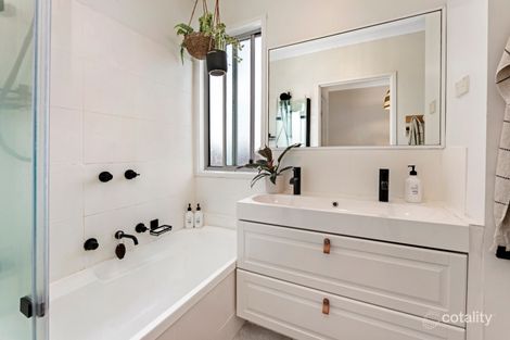 Property photo of 1/1204 Glen Huntly Road Glen Huntly VIC 3163