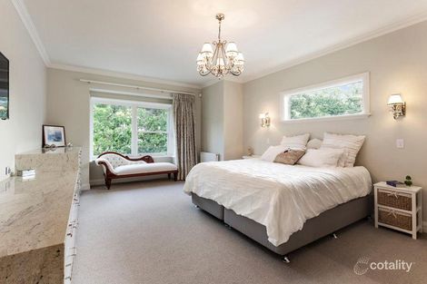 Property photo of 37 Rosstrevor Crescent Mitcham VIC 3132