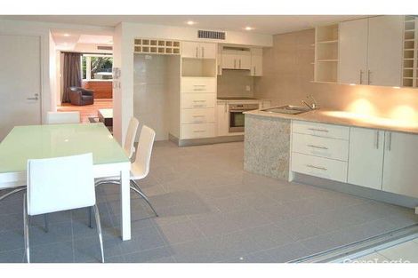 Property photo of 2A Rosslyn Street East Brisbane QLD 4169
