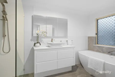 Property photo of 32 Milliken Circuit Forest Lake QLD 4078