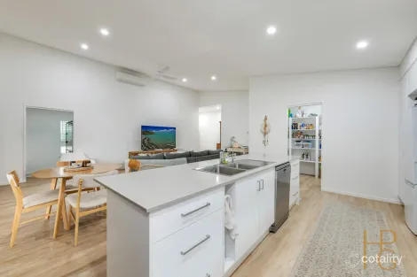 Property photo of 14 Beachcomber Place Bargara QLD 4670