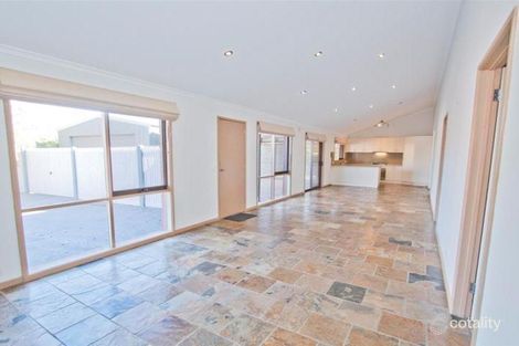 Property photo of 4 Cheviot Court Melton West VIC 3337