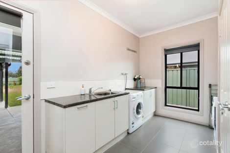 Property photo of 20 Greenfield Drive Epsom VIC 3551