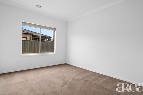 Property photo of 50 Lansdowne Parade Tarneit VIC 3029