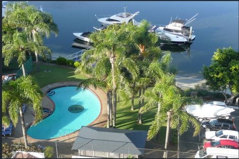 3/18 Commodore Dr, Surfers Paradise, QLD 4217