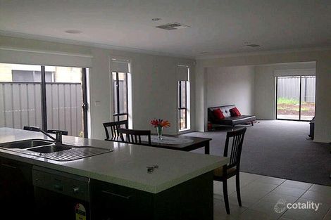 Property photo of 39 Snowsill Circuit Point Cook VIC 3030