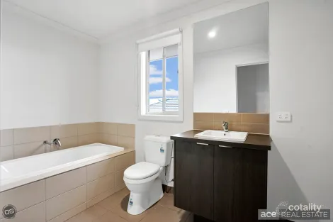 Property photo of 52 Abbotswick Circuit Williams Landing VIC 3027