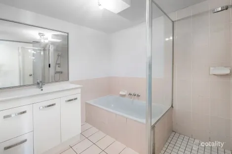 Property photo of 7/16 Stanhill Drive Surfers Paradise QLD 4217