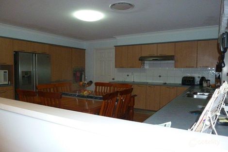 Property photo of 10 Bluegum Close Wattle Ponds NSW 2330