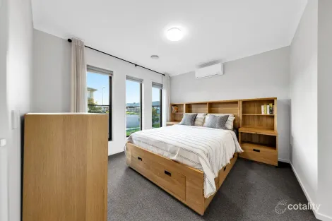 Property photo of 11 Gian Street Clyde VIC 3978