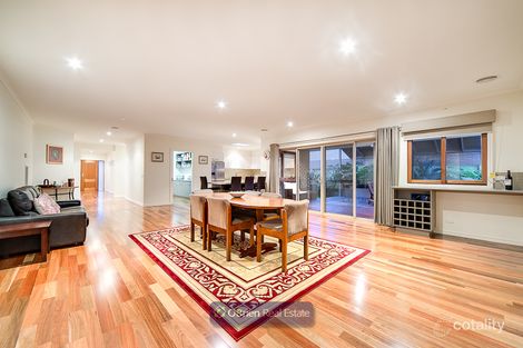 Property photo of 37 Cedarwood Crescent Berwick VIC 3806