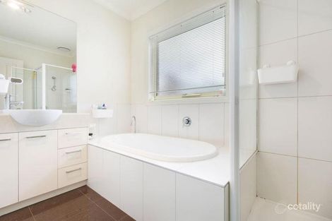 Property photo of 2/34 Laura Avenue Belmont VIC 3216