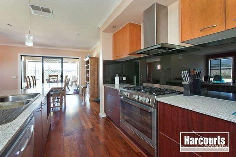 Property photo of 10 Middlesex Court Cranbourne North VIC 3977