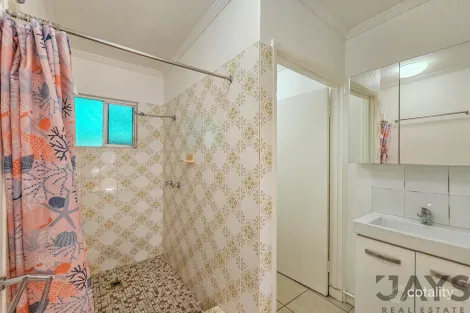 Property photo of 2/43 Cook Crescent Sunset QLD 4825