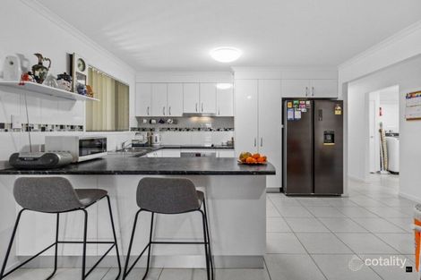Property photo of 2 Wave Court Toogoom QLD 4655