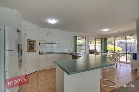 Property photo of 8 Cromford Crescent Narre Warren South VIC 3805