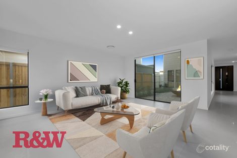 Property photo of 16 McKinnon Circuit Gledswood Hills NSW 2557