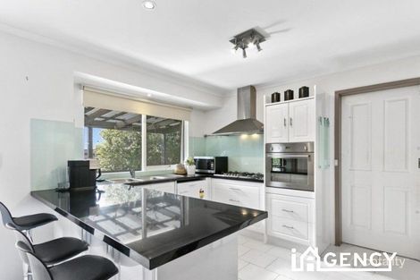 Property photo of 43 Mildura Crescent Endeavour Hills VIC 3802