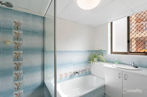 Property photo of 1/12 Second Avenue Broadbeach QLD 4218