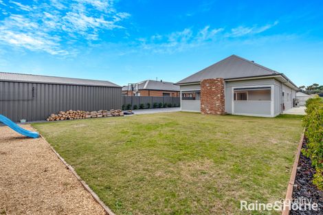Property photo of 16 Wattle Grove Riddells Creek VIC 3431