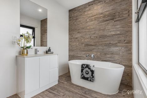 Property photo of 2/17 Burilla Avenue Doncaster VIC 3108