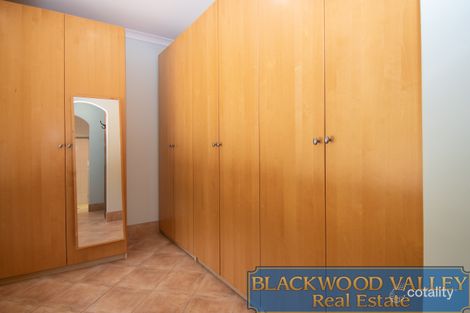 Property photo of 6 Jacaranda Place Kangaroo Gully WA 6255