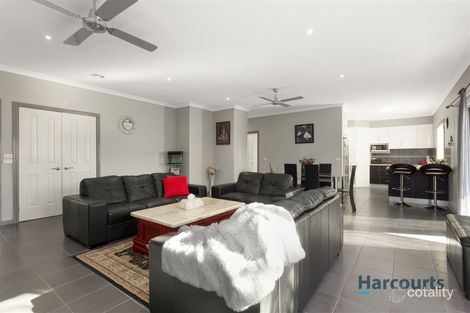 Property photo of 12A Dryden Concourse Mooroolbark VIC 3138